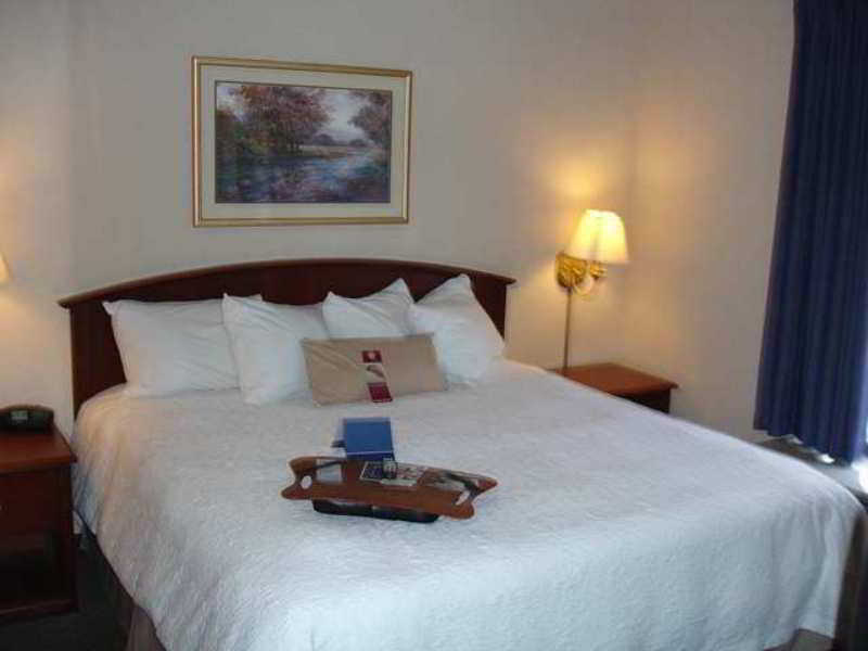 Hampton 3*