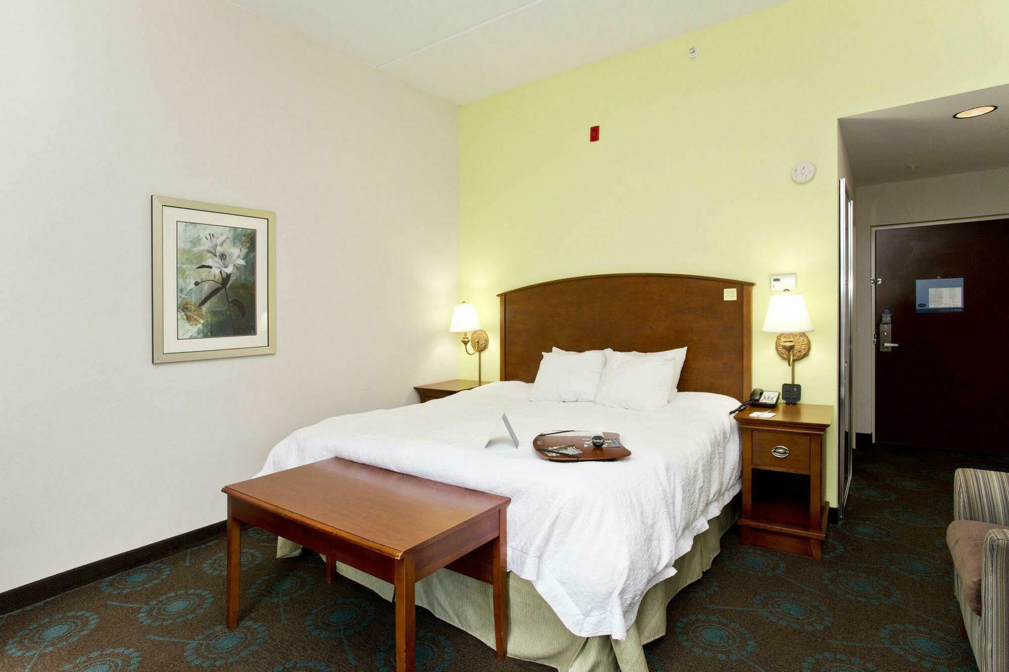 Hampton 3*